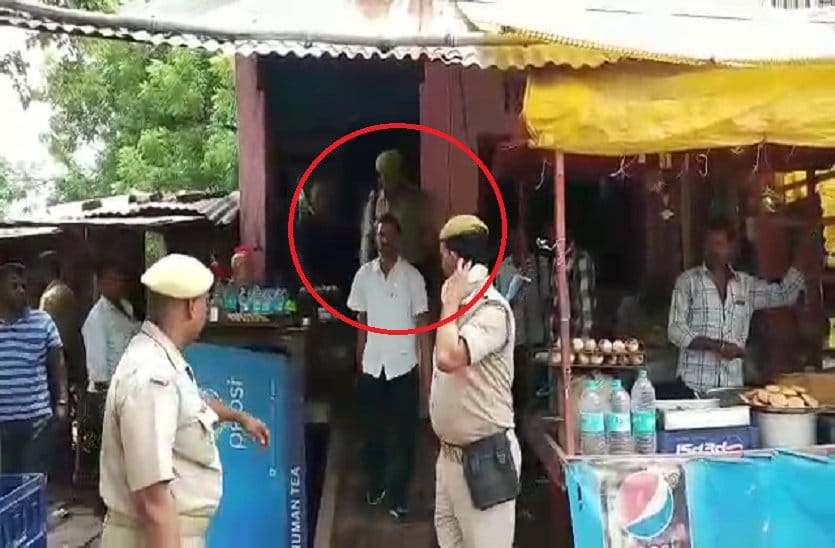 UP police constables caught eating lunch with hardcore criminals