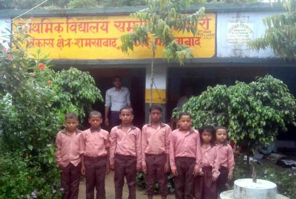 Six students in grip of electric Current while touching toilet wall