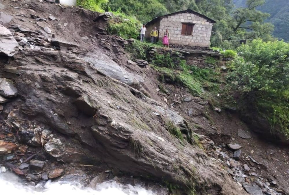Cloudburst in rudraprayag Ganga water cross danger line after heavy rain in uttarakhand