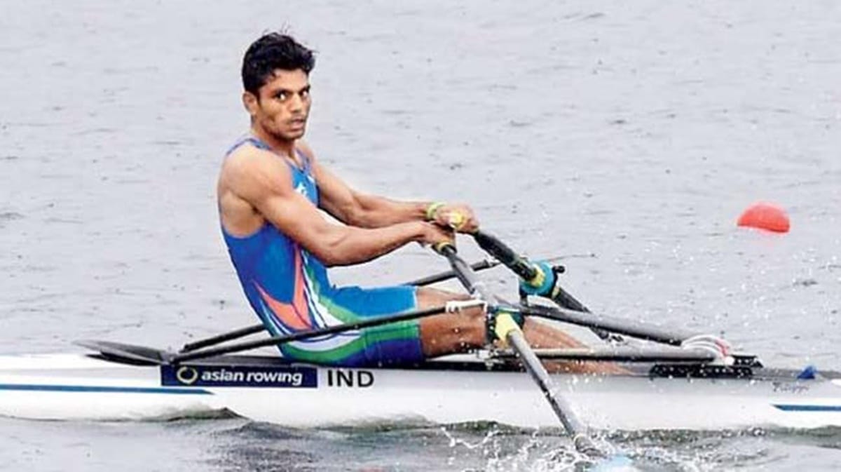 asian games 2018 rowing dushyant chauhan falls on stage due to high bp