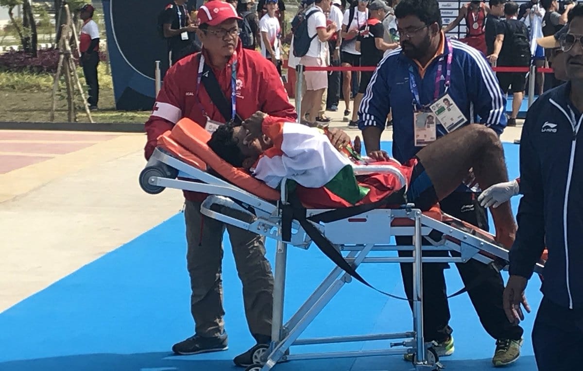 asian games 2018 rowing dushyant chauhan falls on stage due to high bp