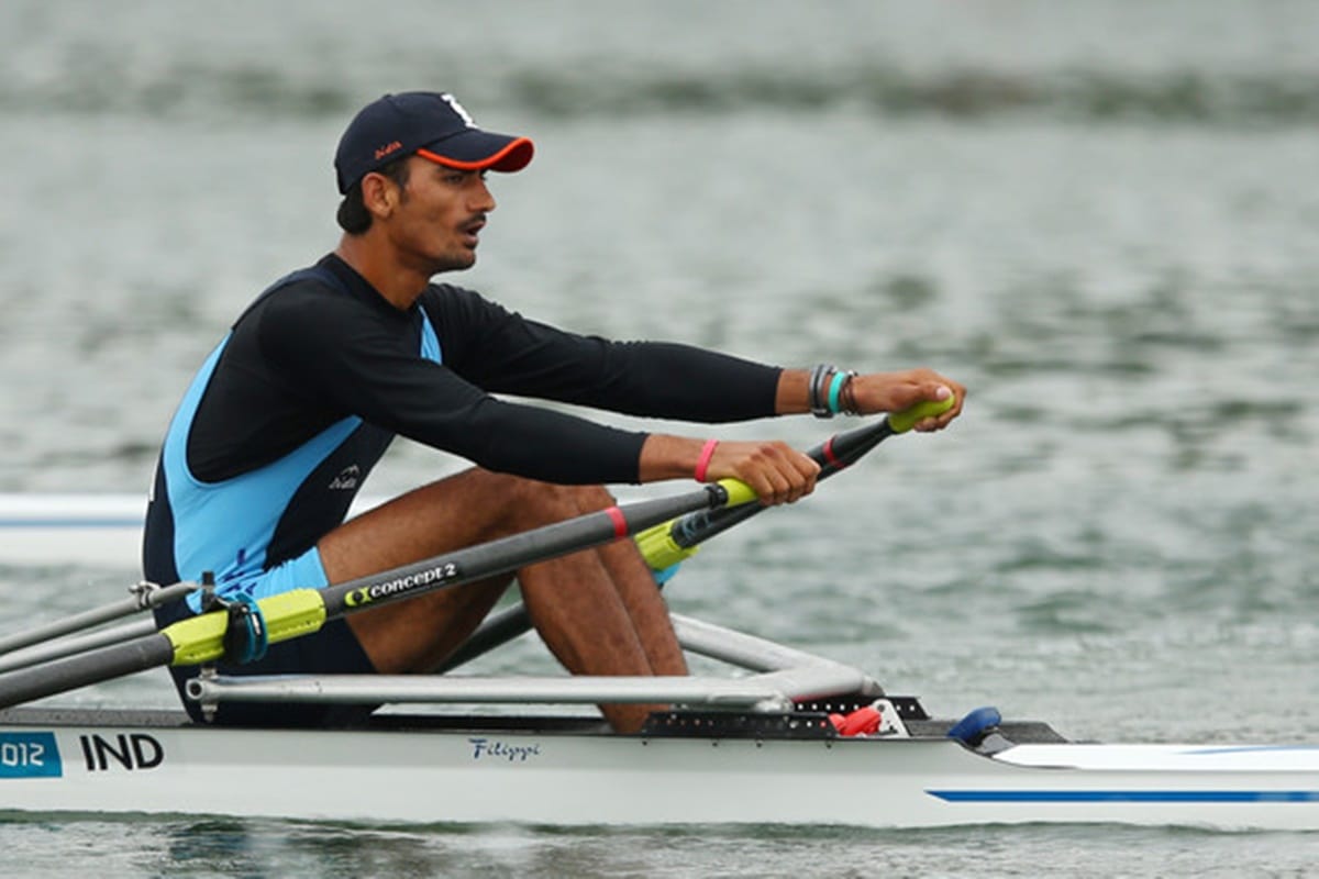 asian games 2018 rowing dushyant chauhan falls on stage due to high bp