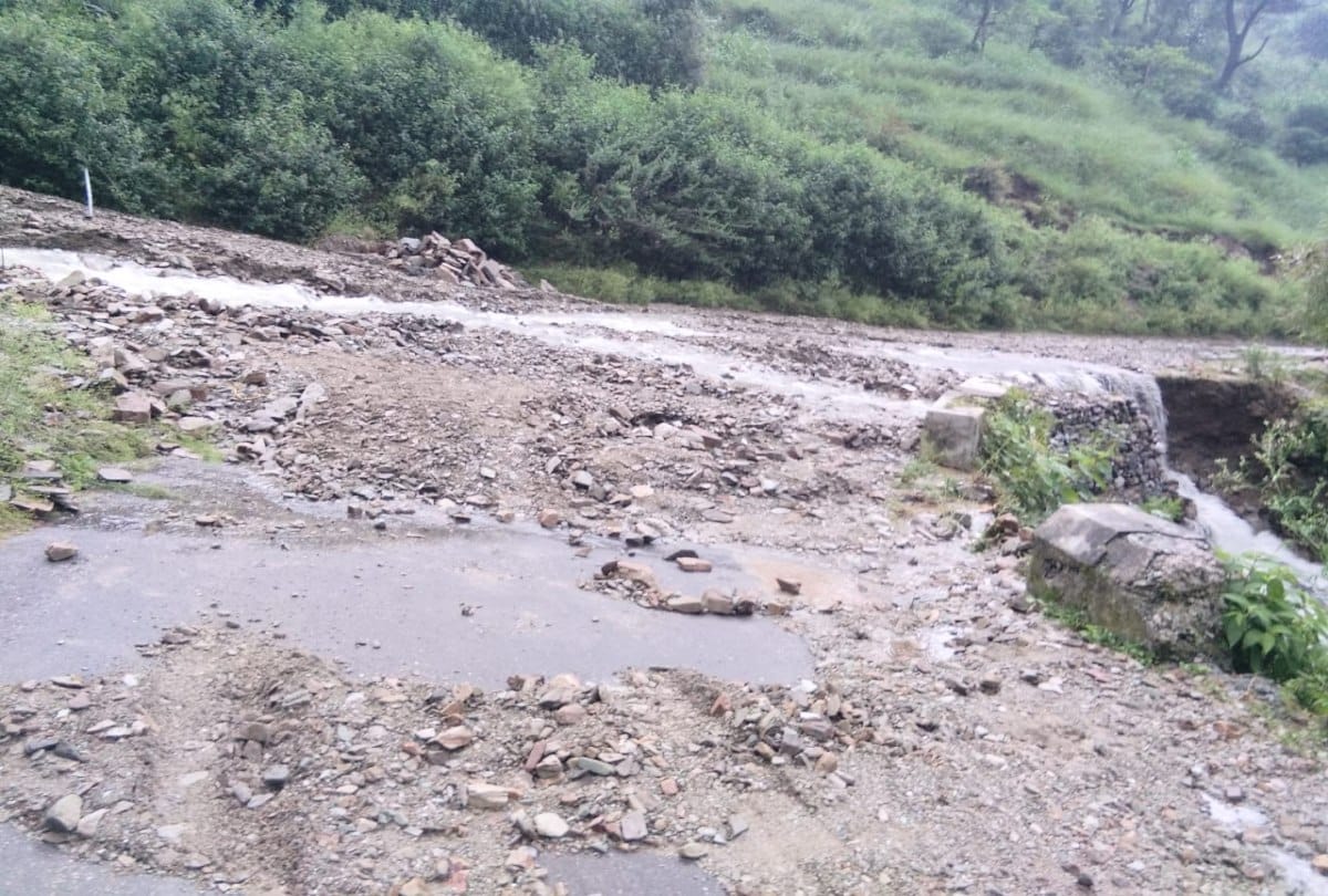 educational institution closed in himachal due to heavy rainfall