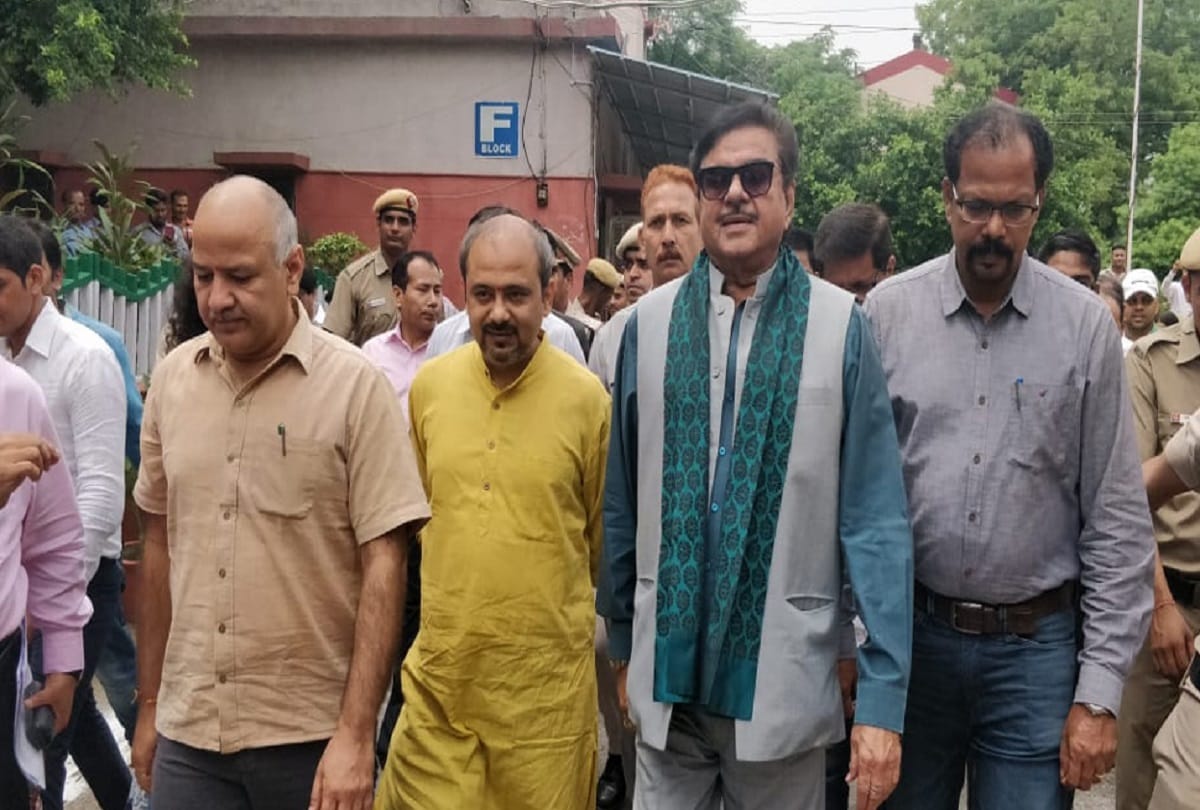 Shatrughan Sinha can contest Lok Sabha polls against Manoj Tiwari