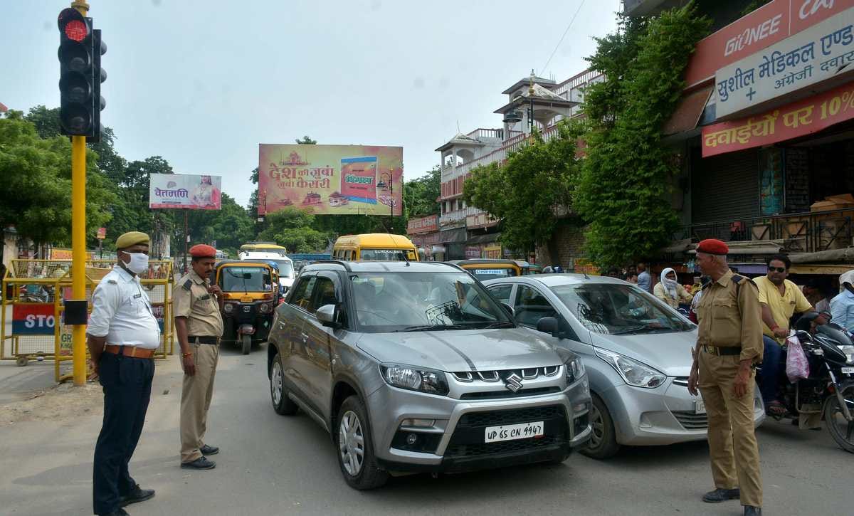 Traffic signal system start on four crosway in varanasi