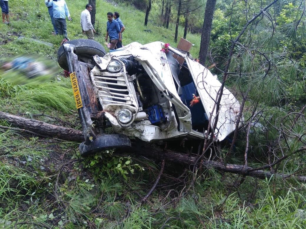 max vehicle fell into gorge at gangotri highway