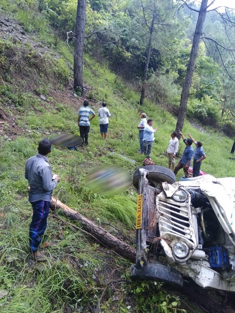 max vehicle fell into gorge at gangotri highway