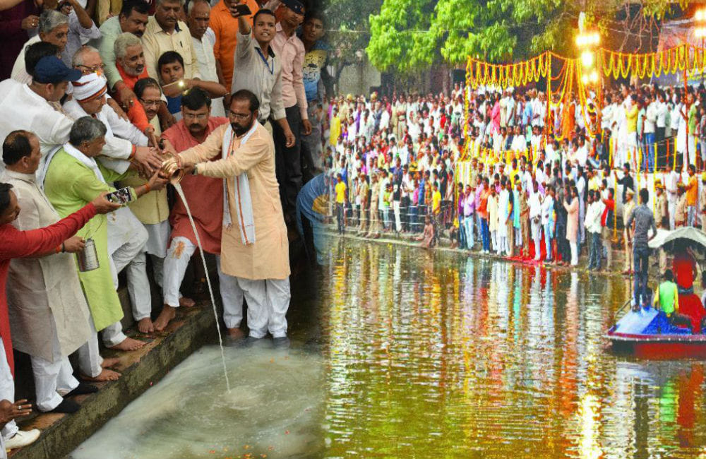 atal bihari vajpayee ashes immersed in Ganga soron haripadi