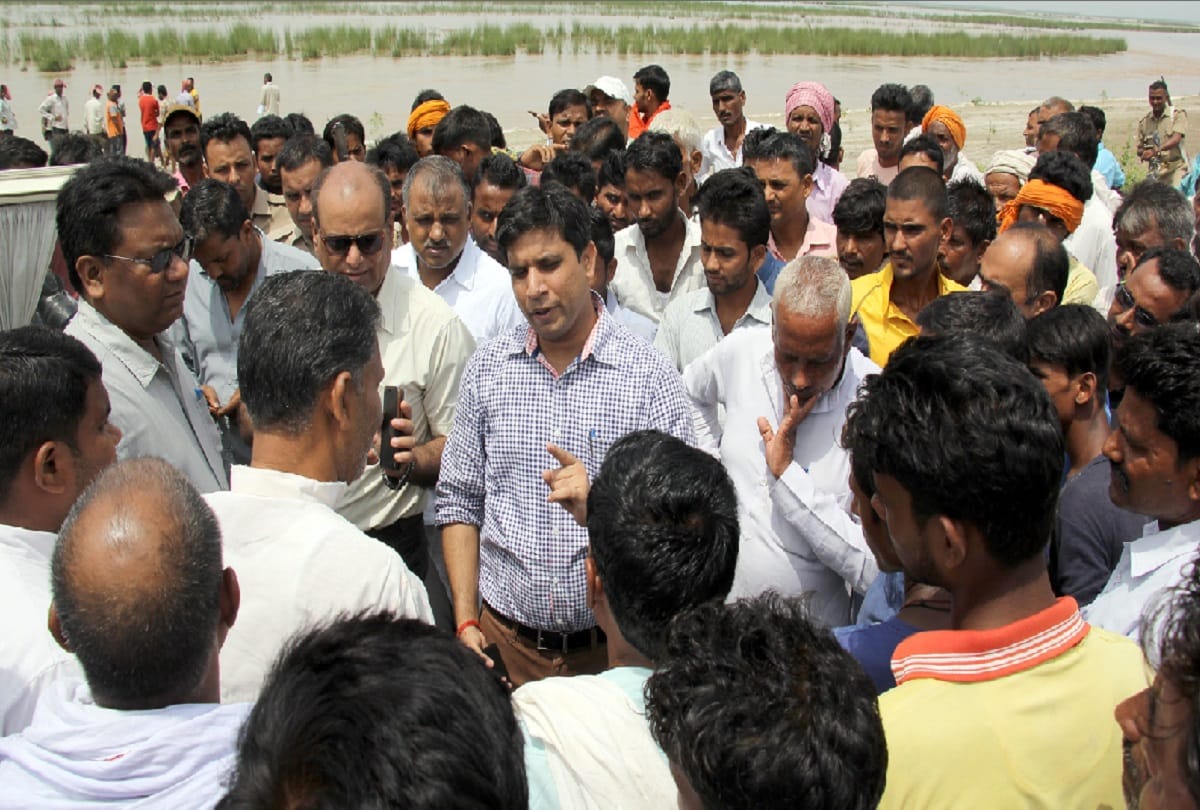 Boat accident in Bijnor, two women's death and 9 missing people, see photos