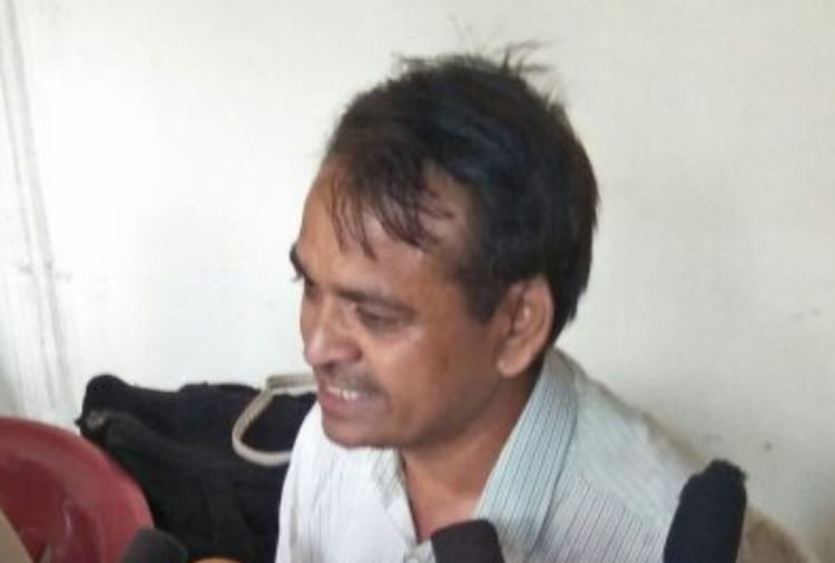 attempt of self immolation at lucknow vidhansabha
