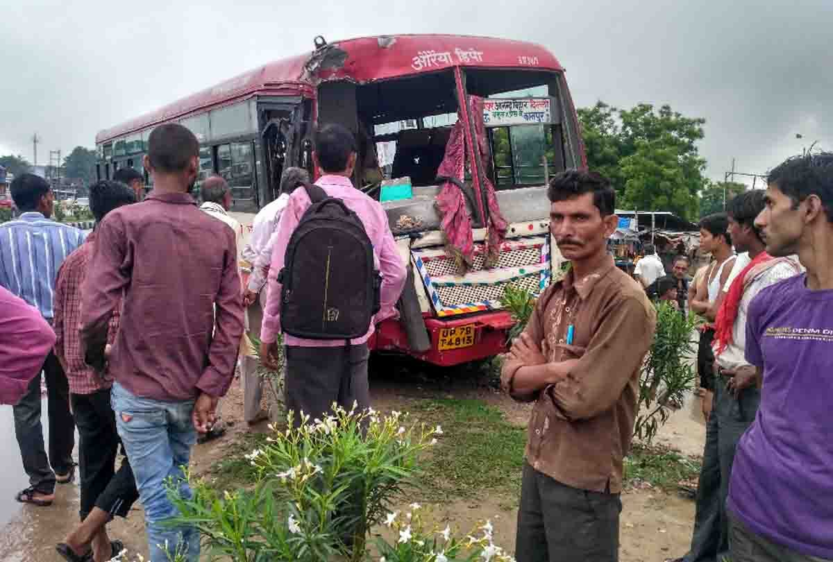 roadways bus collides with Tanker, 12 injured
