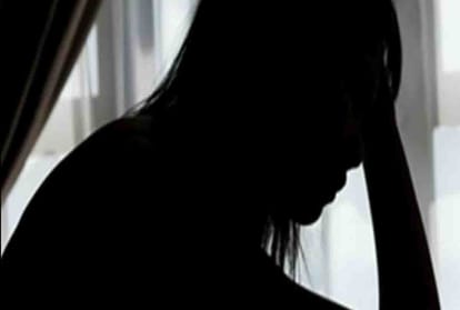 boy torn Girl's clothes entering in home at night