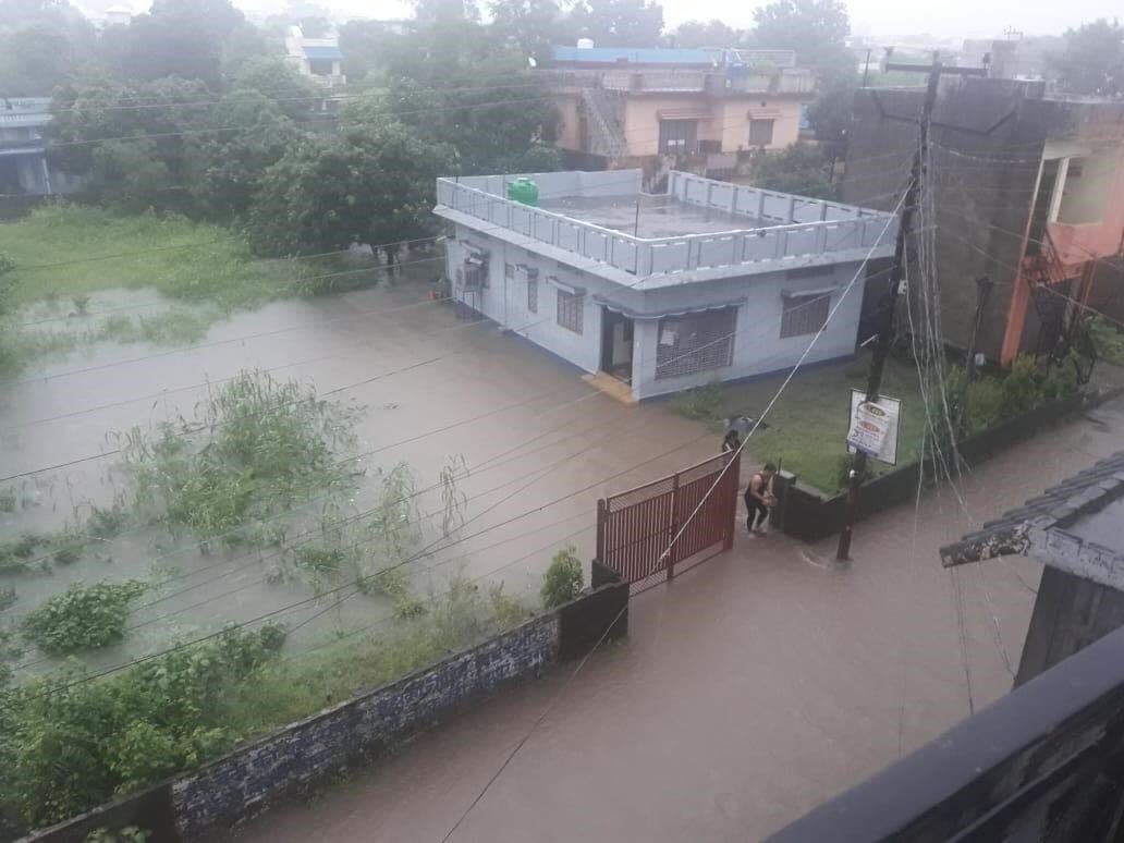 rain create flood like condition in uttarakhand