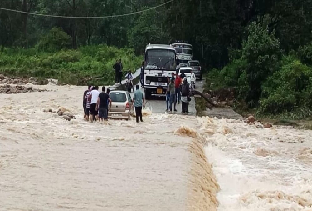 Tanakpur champawat highway blocked after heavy rain