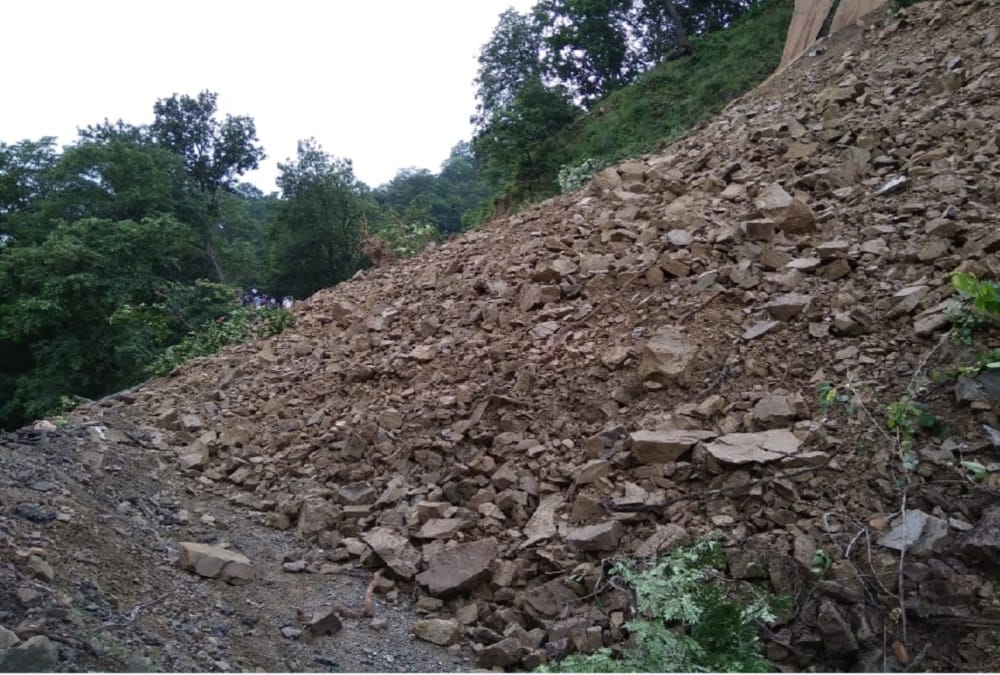Tanakpur champawat highway blocked after heavy rain