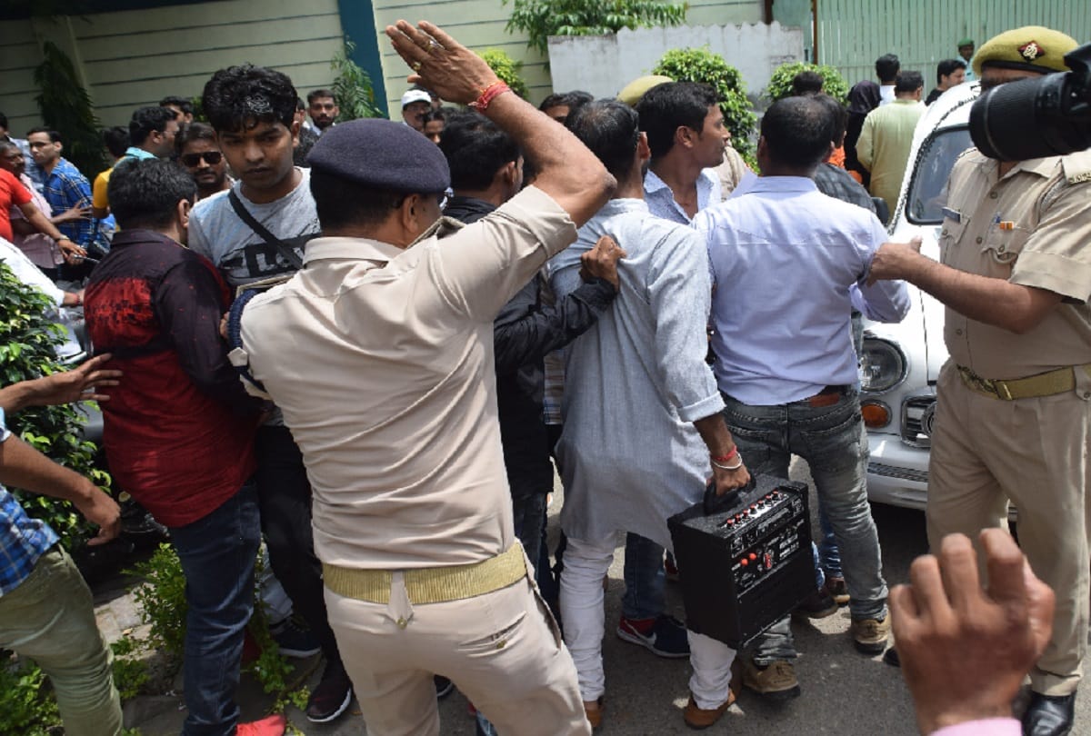Demonstration on Meerut SSP office, see photos