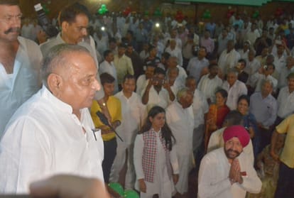 no body respects me says mulayam singh yadav.