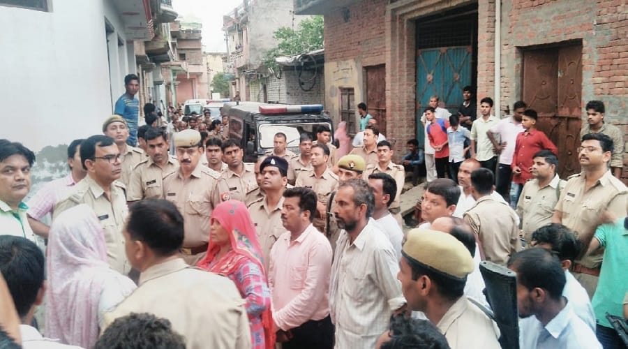 UP, two community people dispute in Muzaffarnagar, and police force deployed in village