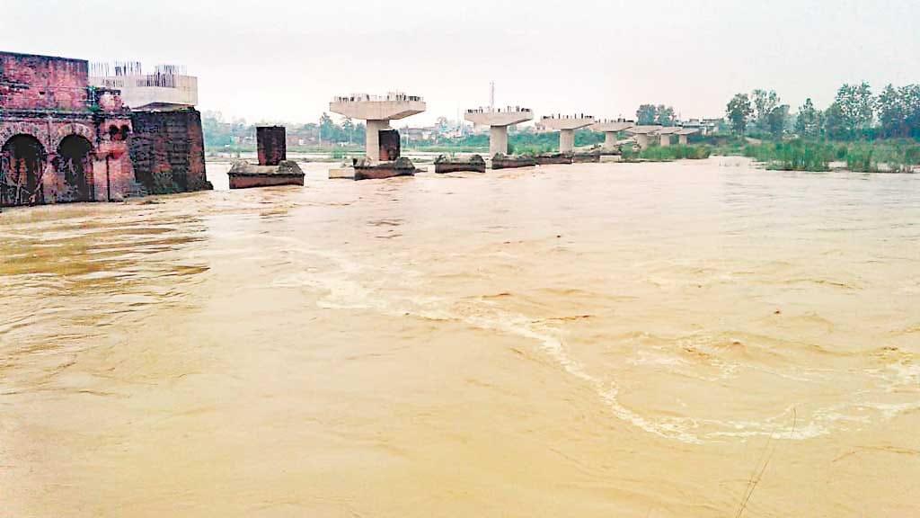 rain creates problems in many aera