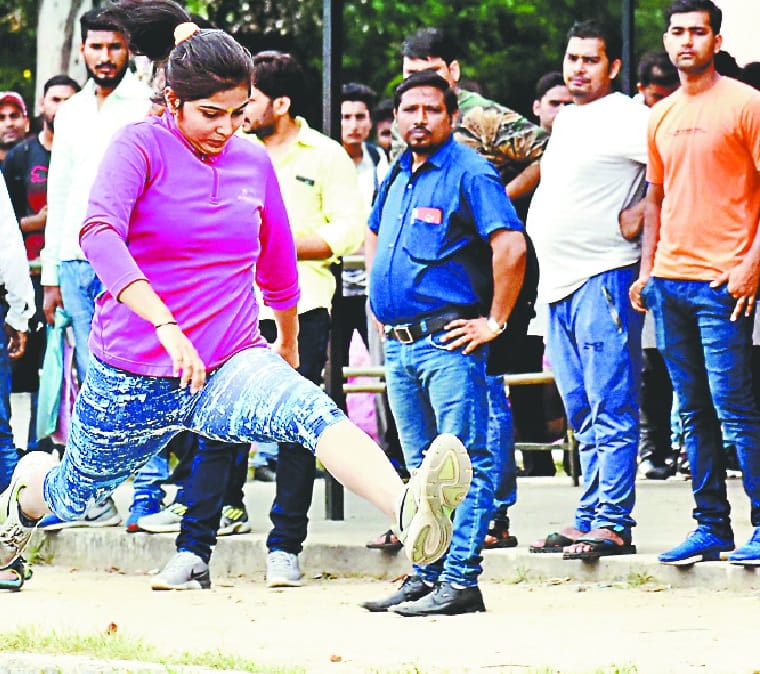 law me dusri merit ke admission khatm