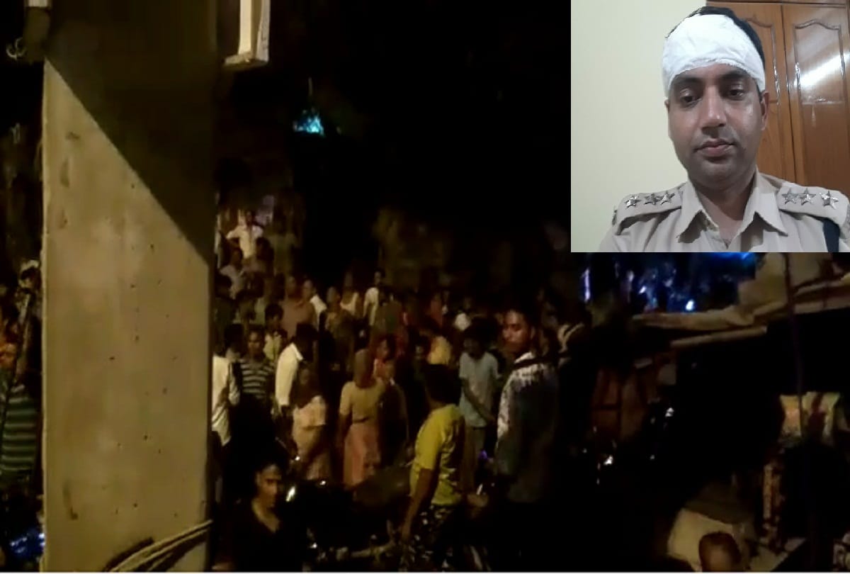 Delhi Chattarpur-Mahipalpur road locals protesting over rape of minor girl
