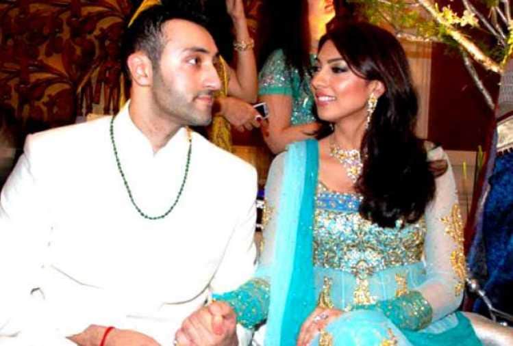 yukta mookhey staw away to lime light from many years