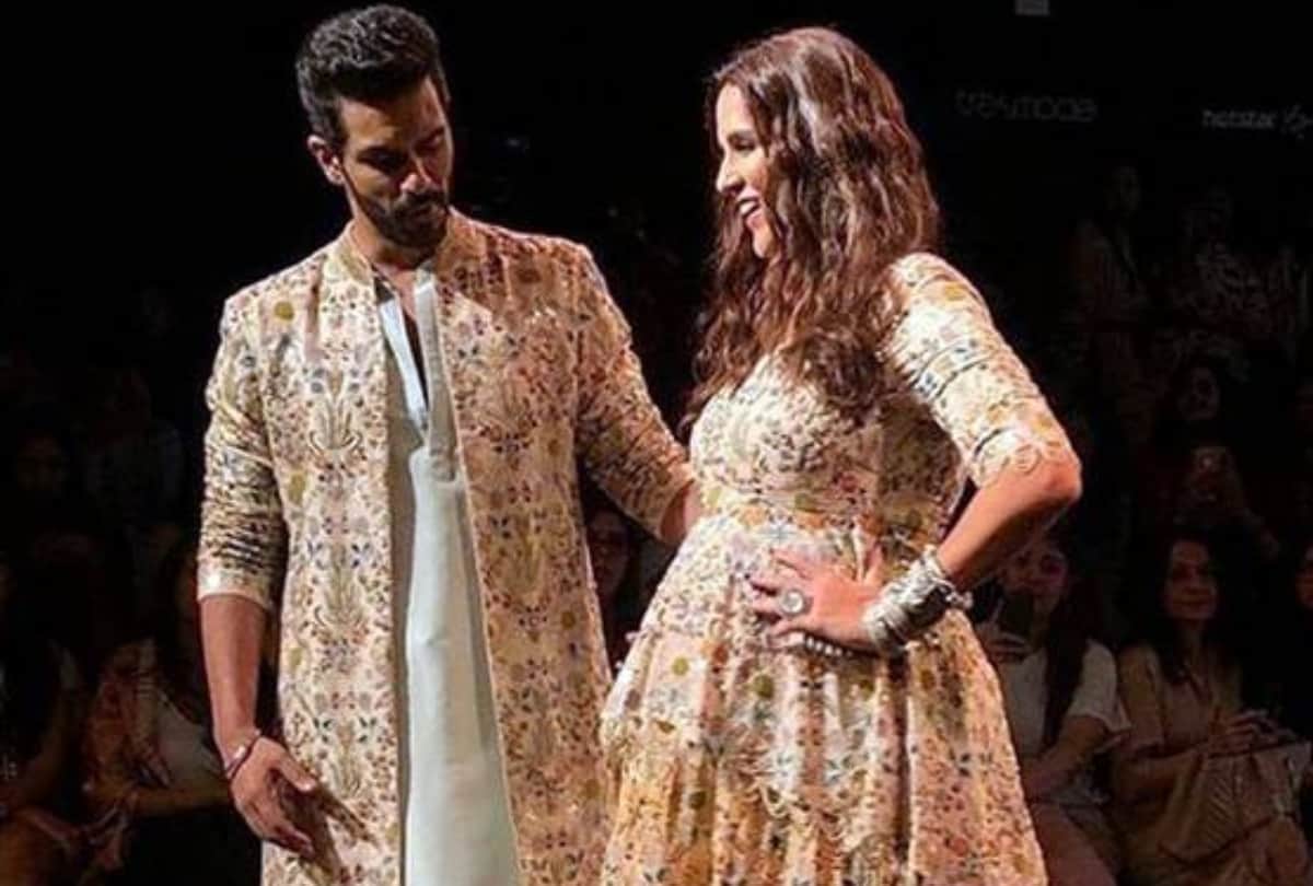 neha dhupia angad bedi ramp walk in lakme fashion week with baby bump