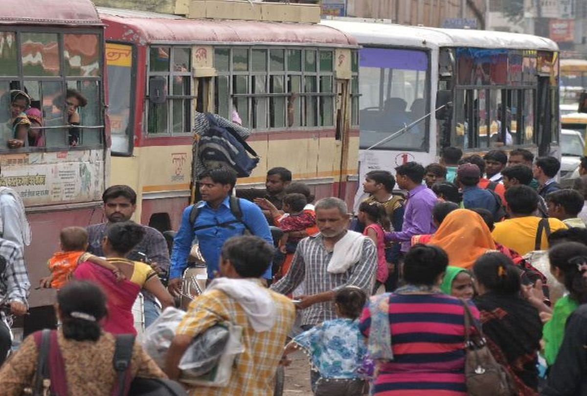 The women did not get seat in the bus at raksha bandhan