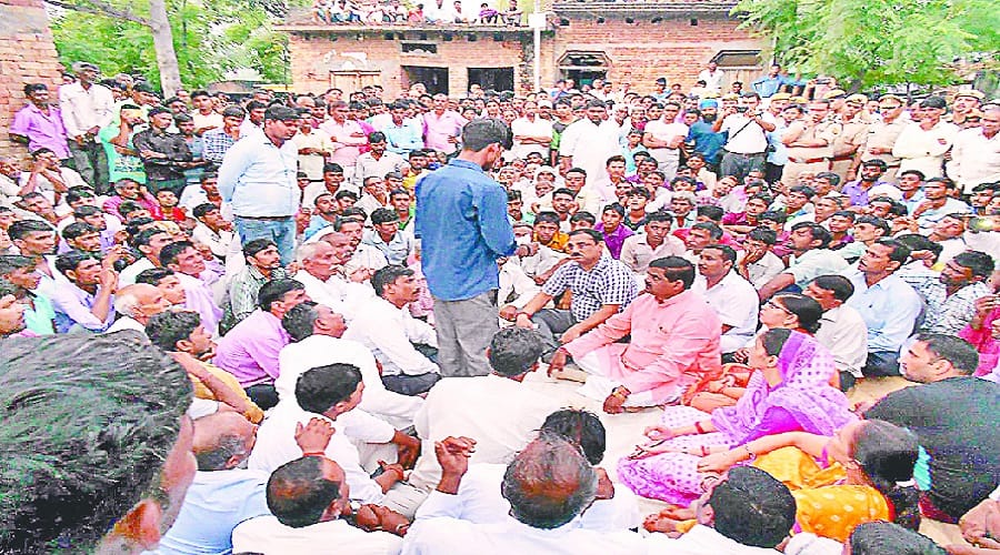 Bijnor boat accident, MP slapped the young man, and ruckus in villagers