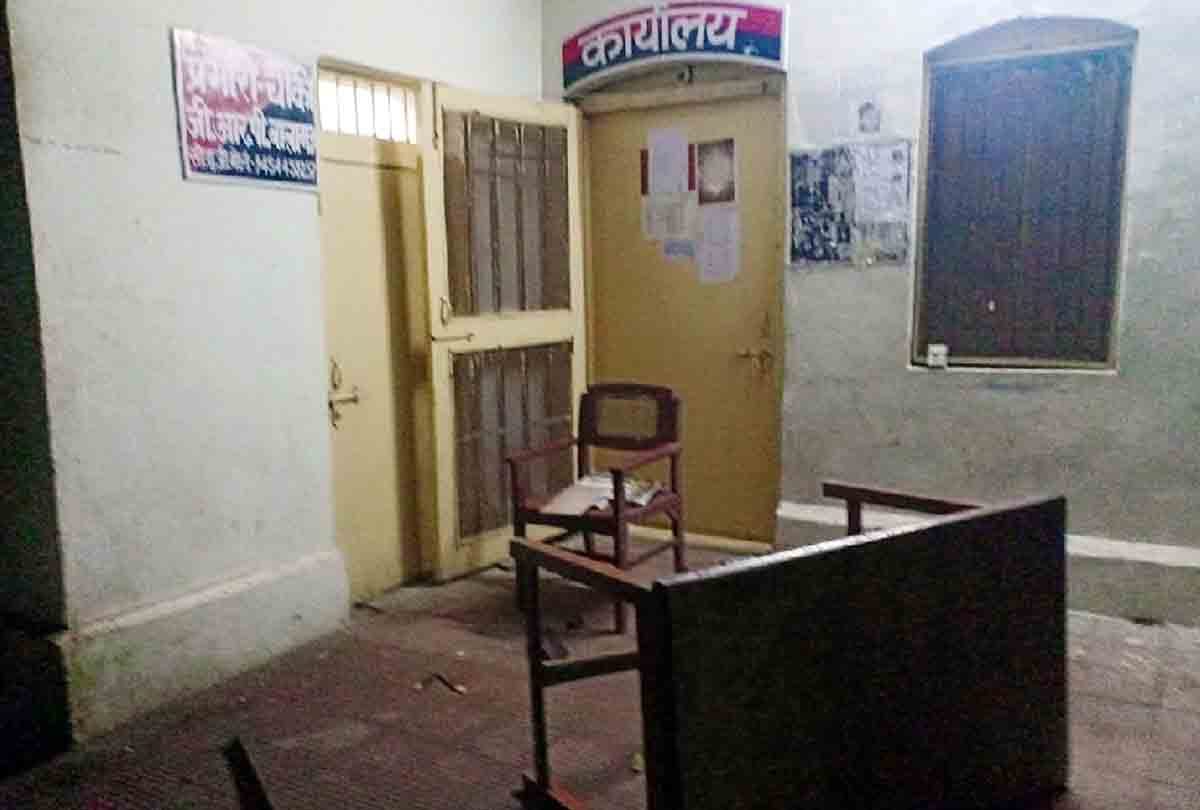 Railway personnel attack on GRP checkpoint