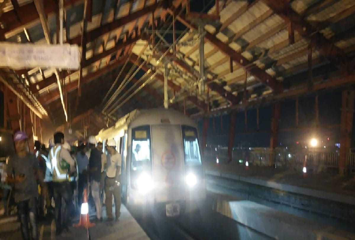 QR code ticket allow on Airport Express Line in delhi Metro