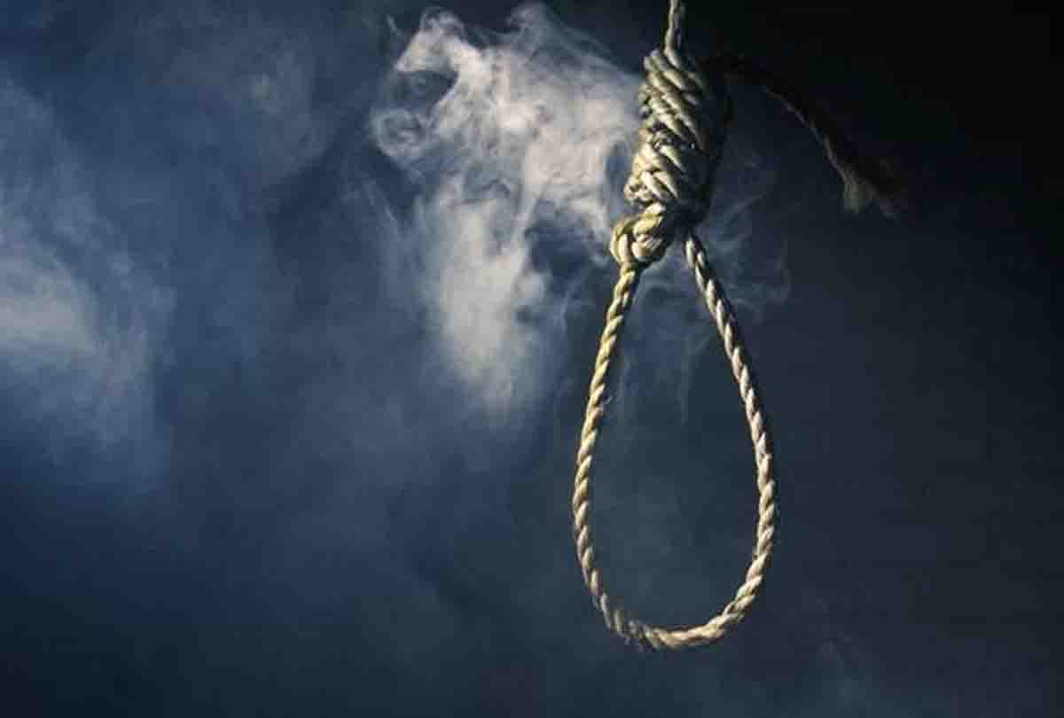 wife tried to suicide because of brother gave two thousand rupees to sister on raksha bandhan