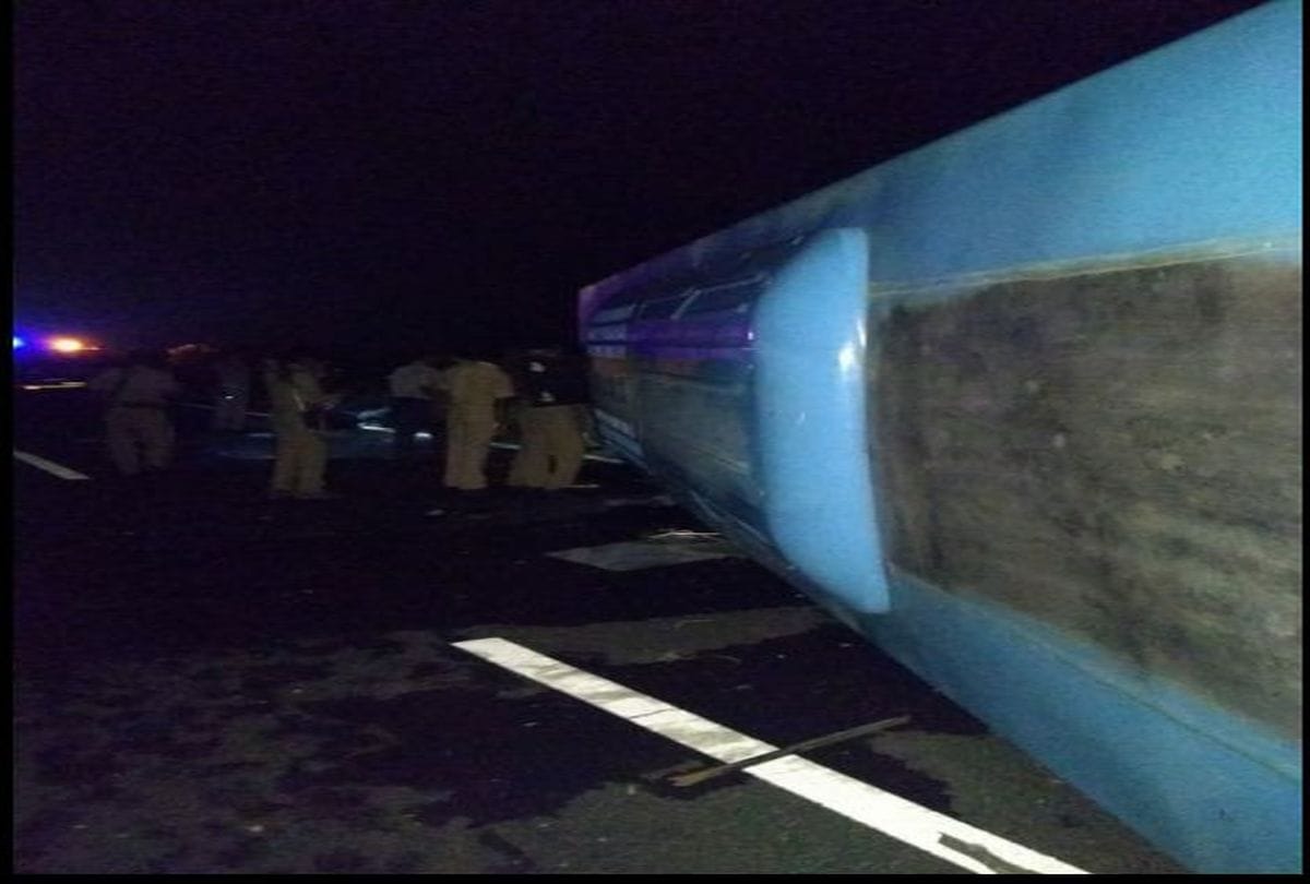 Bus crashed on Lucknow Agra expressway, many serious