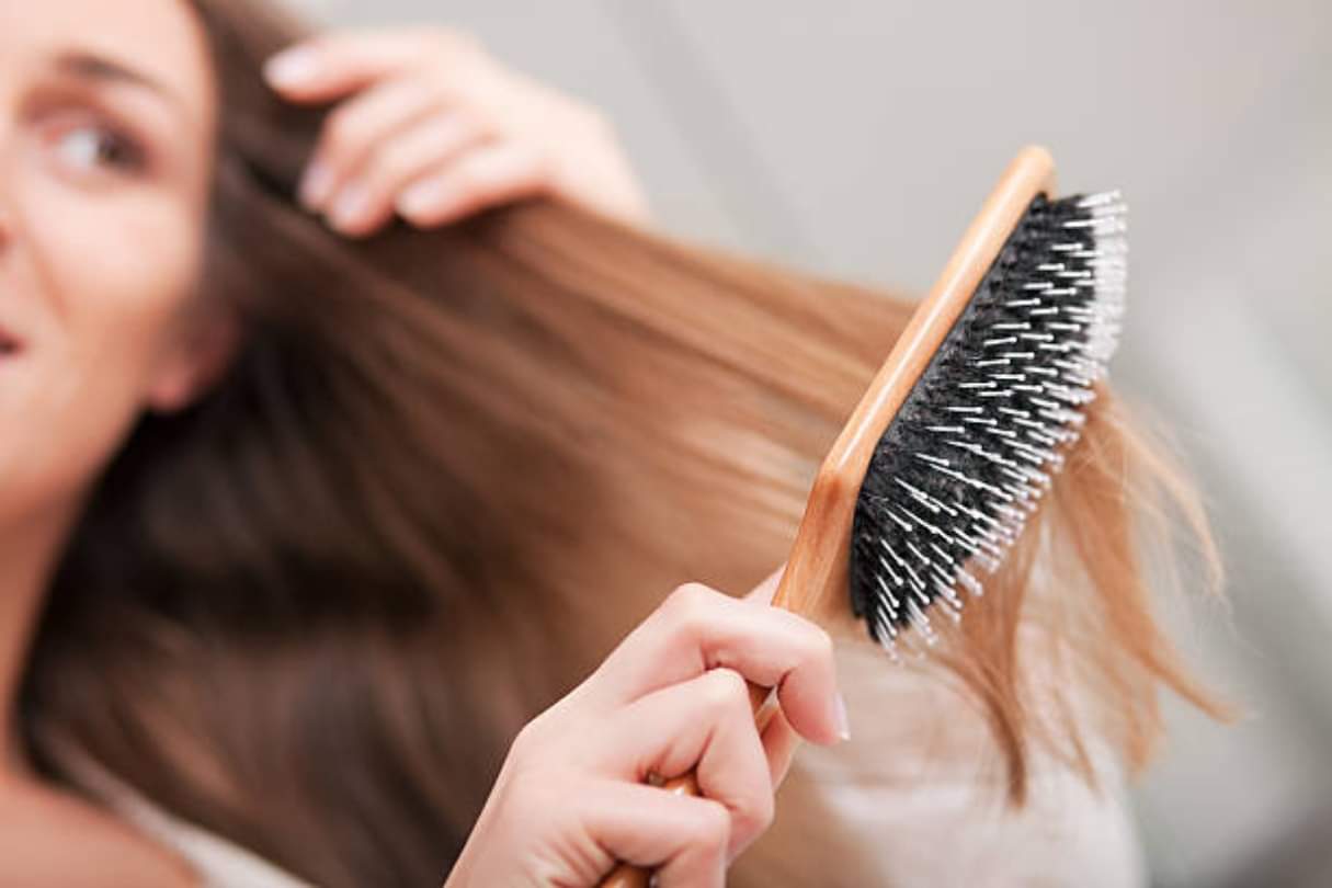 do not do this hair care mistakes in winter season in hindi