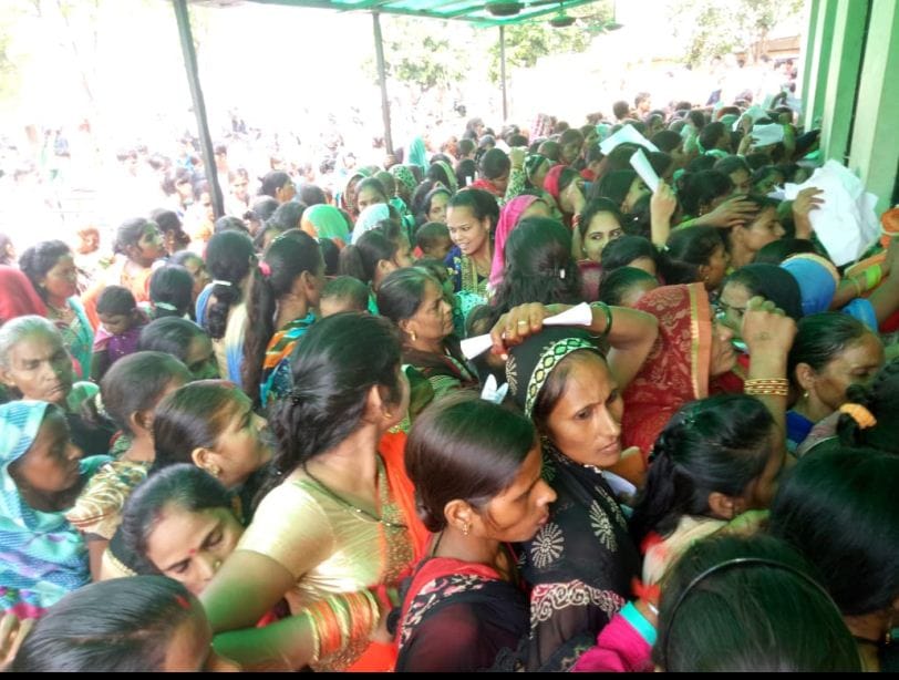 Sisters reaching the prisoners in jail On the occasion of Rakshabandhan