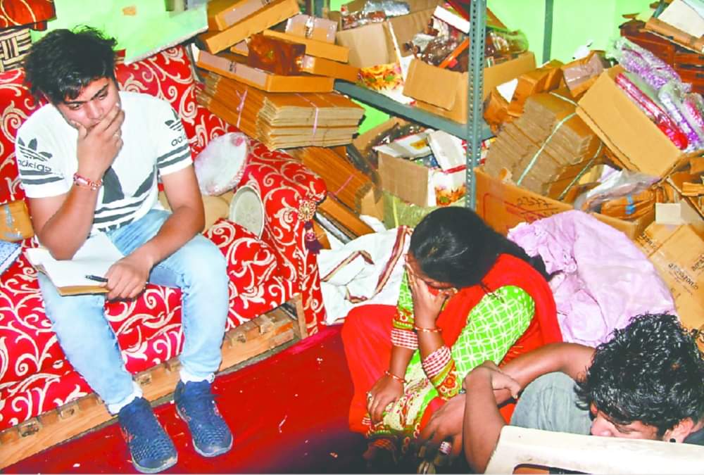 Deaf mute son show his Mother's dead body by video call to relatives