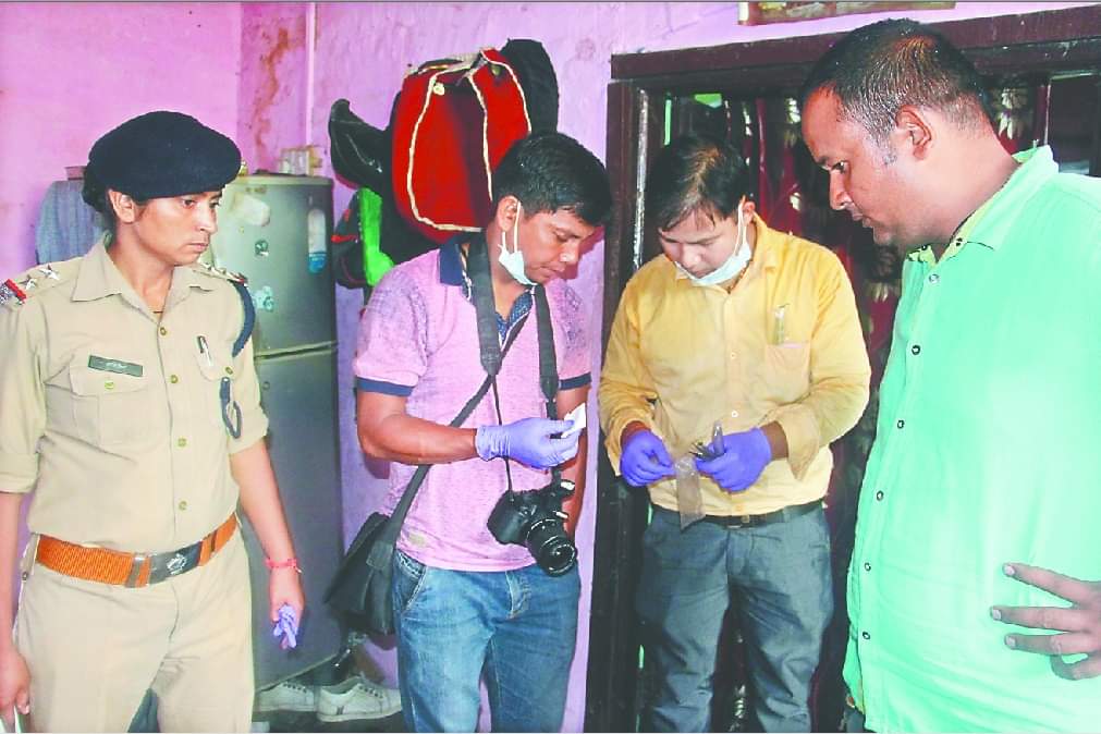 Deaf mute son show his Mother's dead body by video call to relatives