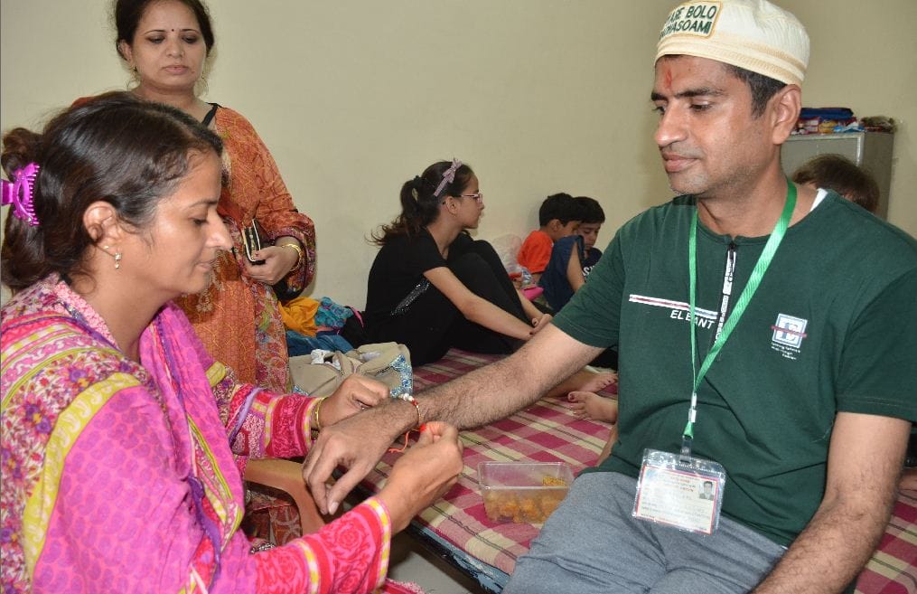 Pakistan citizens Celebrates raksha bandhan in soami bagh agra