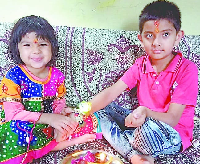 Sisters save their brother on wrist defense formula