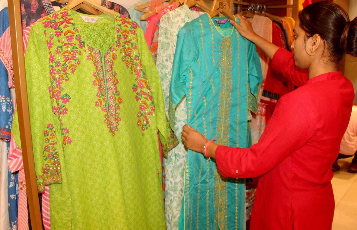 Sisters like these dresses on raksha bandhan
