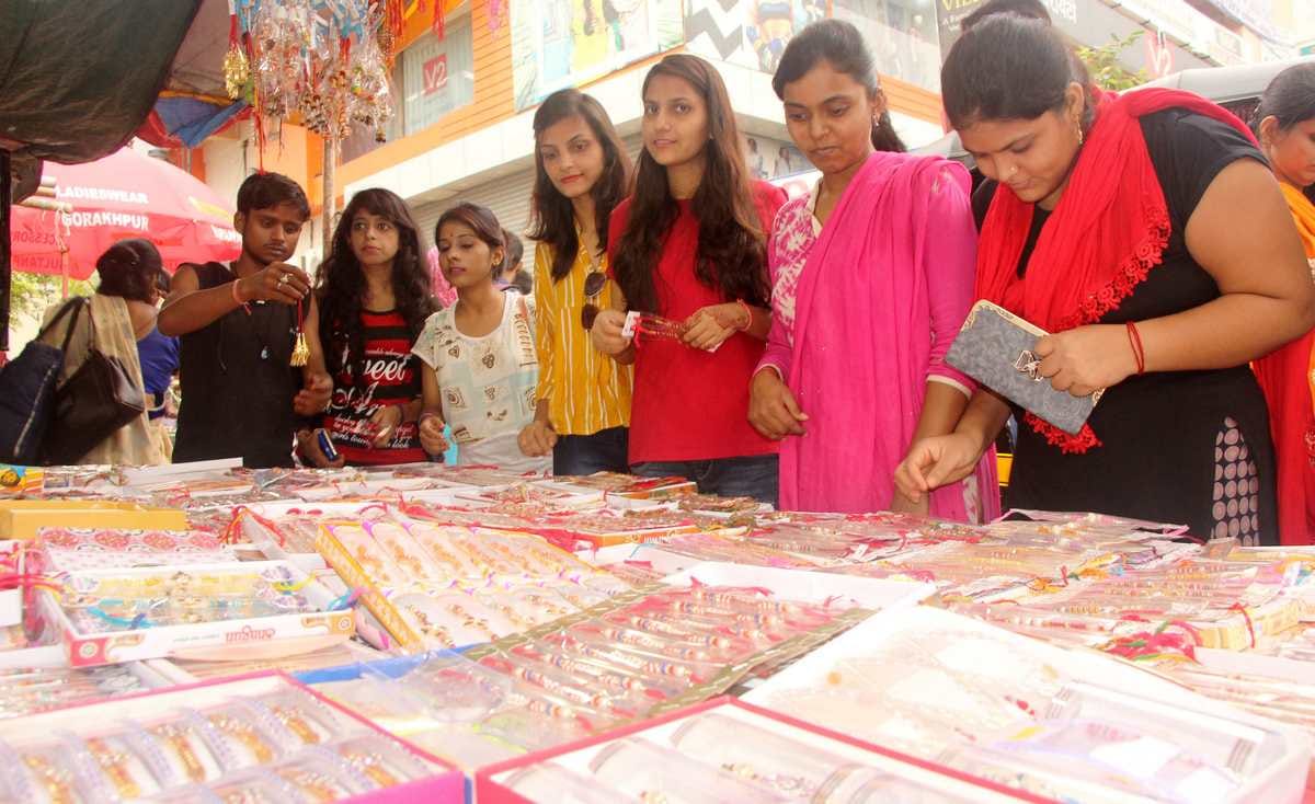 Sisters like these dresses on raksha bandhan