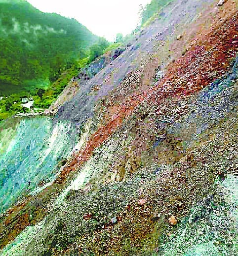 Traffic in Thal-Munasari and Seraghat road blocked