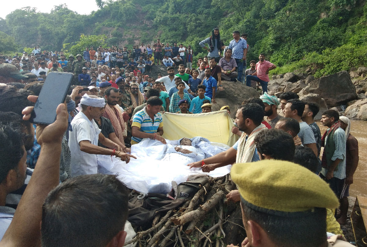 indian army martyr jawan body reaches home on raksha bandhan in kathua jammu kashmir