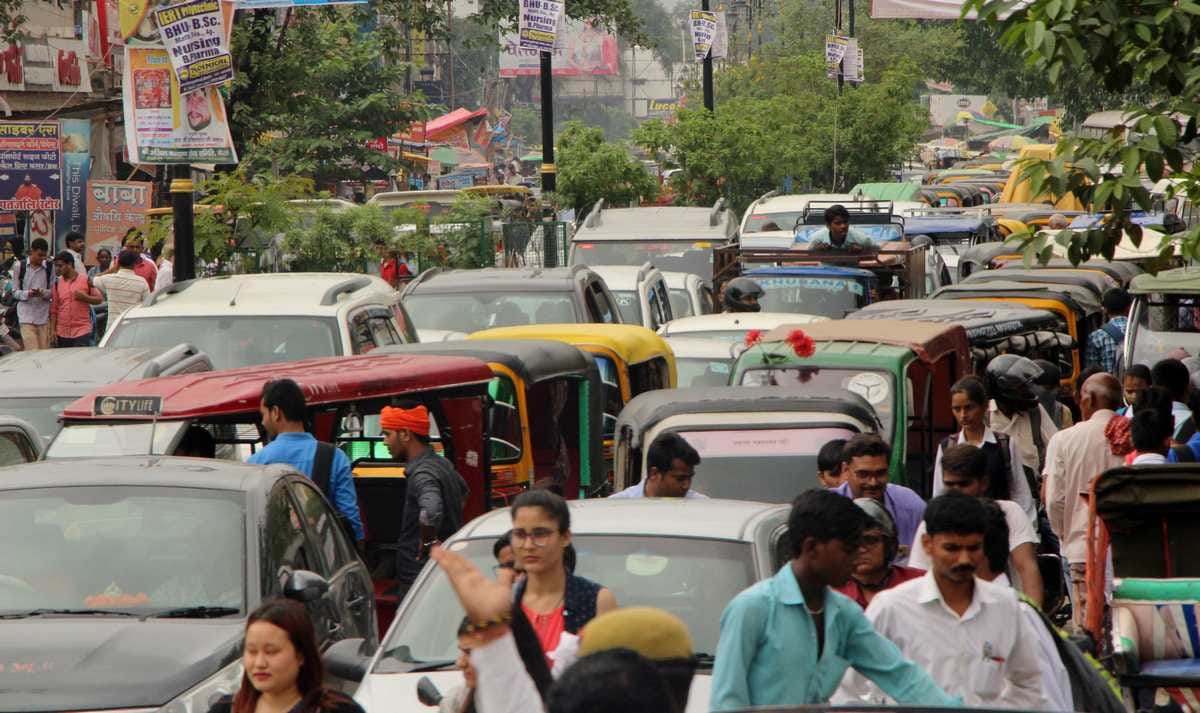 Traffic jam due to signal system disorder in varanasi