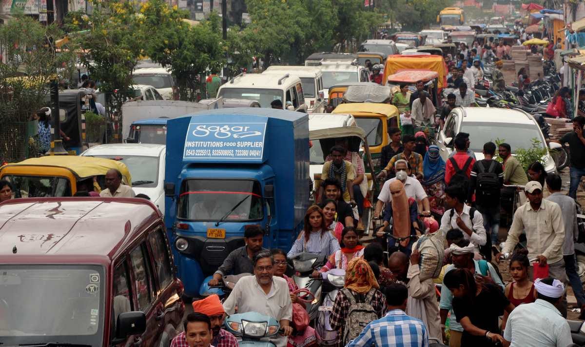 Traffic jam due to signal system disorder in varanasi