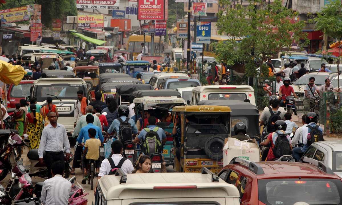 Traffic jam due to signal system disorder in varanasi