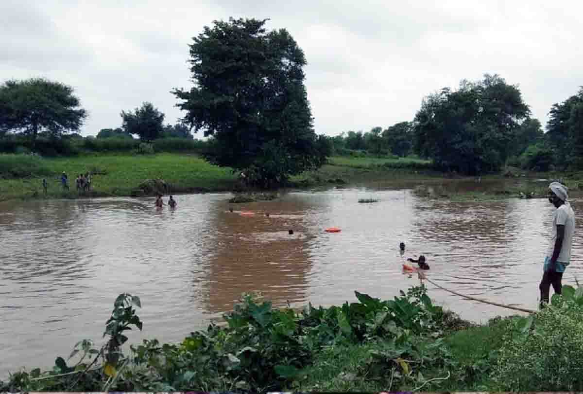 two brothers drowned in river whlie kajli immersion