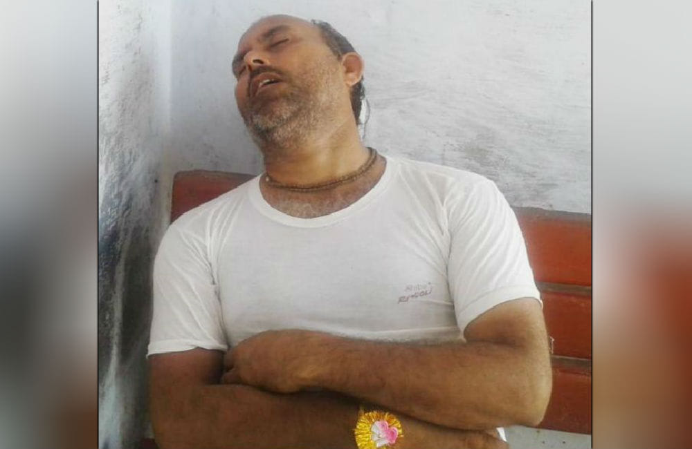 woman looted the young man in train on rakshabandhan
