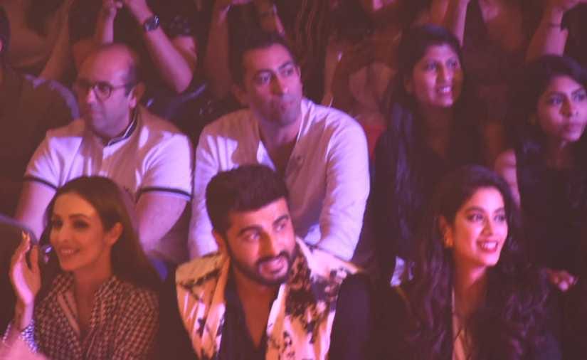 malaika arora and arjun kapoor sit together at lakme fashion week 2018