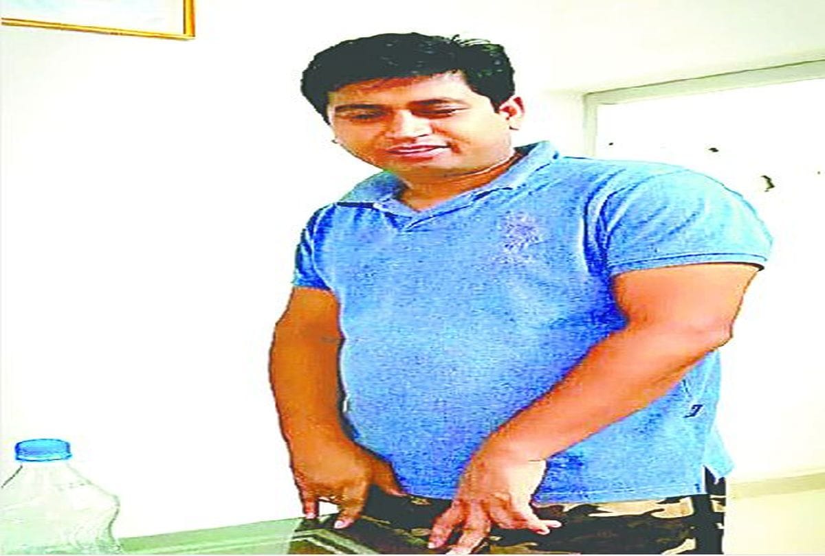 became Fake IAS threatened to police